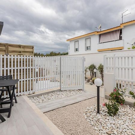 Pula Comfy Apartment W/ Private Parking Екстериор снимка